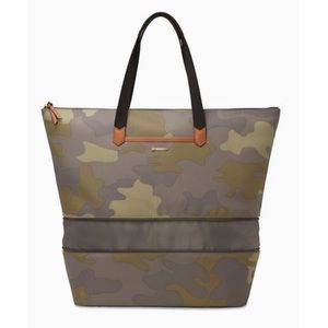 Stella and Dot Camo Daytripper